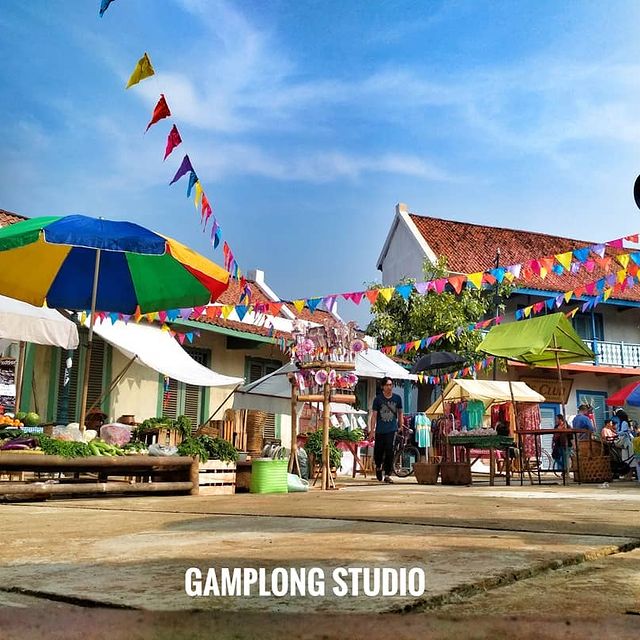 Pasar Gamplong