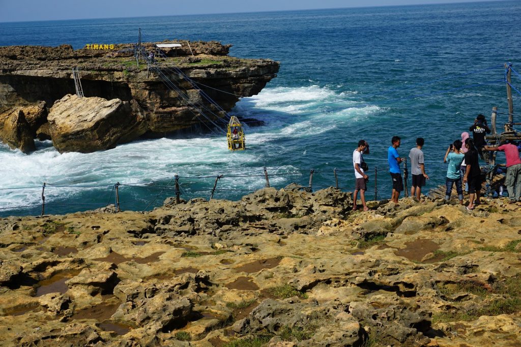 paket wisata pantai timang